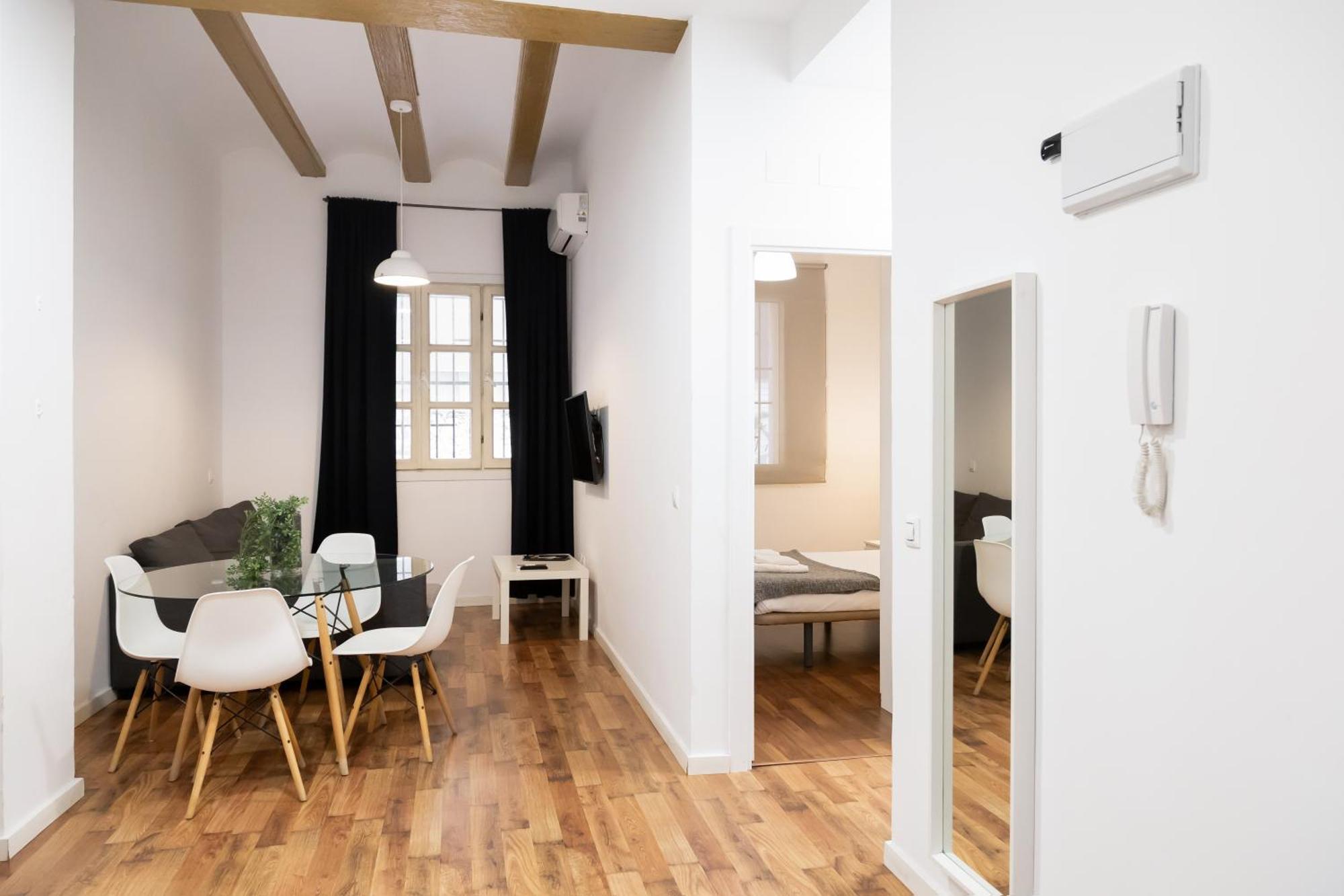 Down Town Apartment Valencia Bagian luar foto