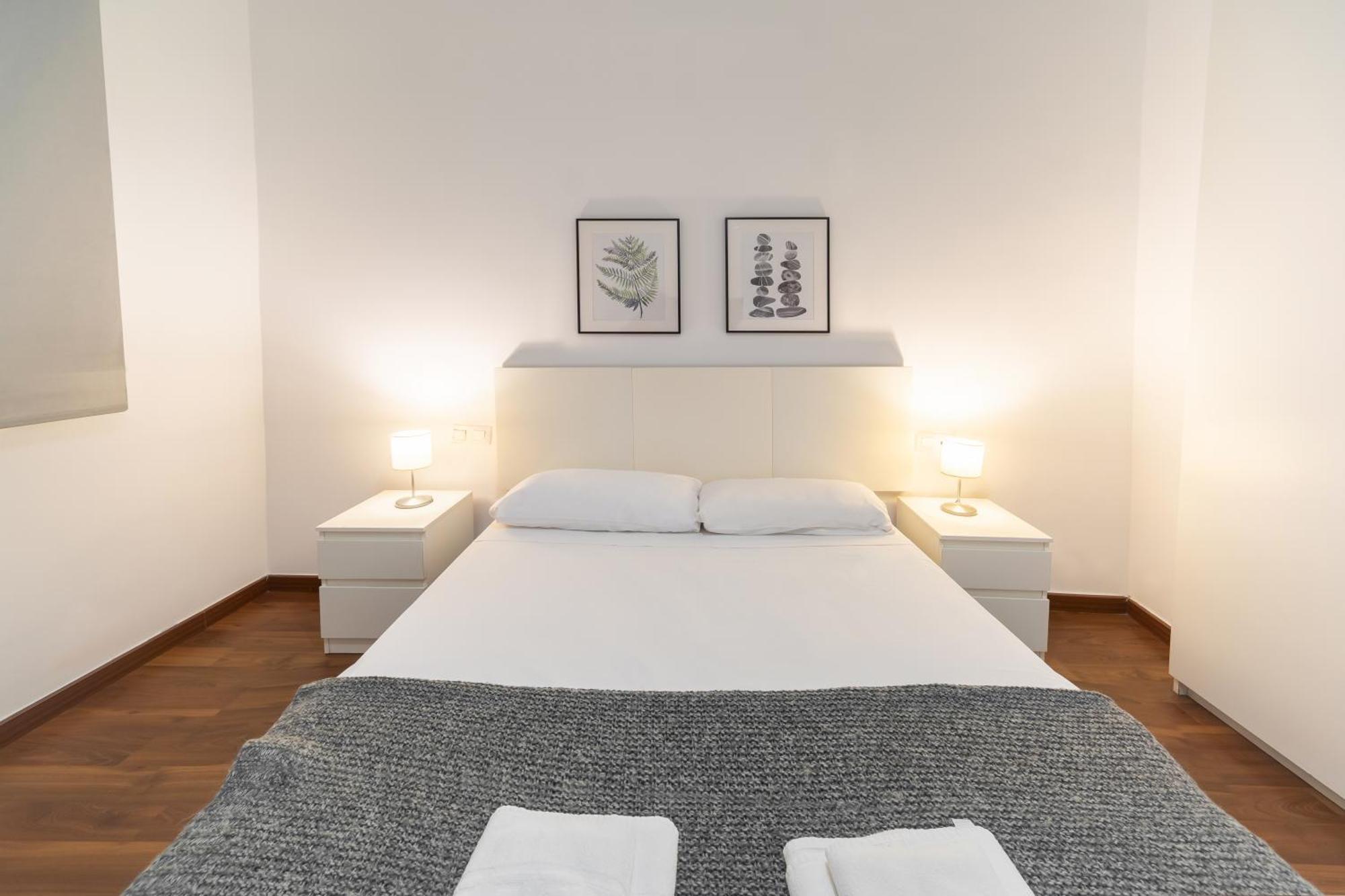 Down Town Apartment Valencia Bagian luar foto